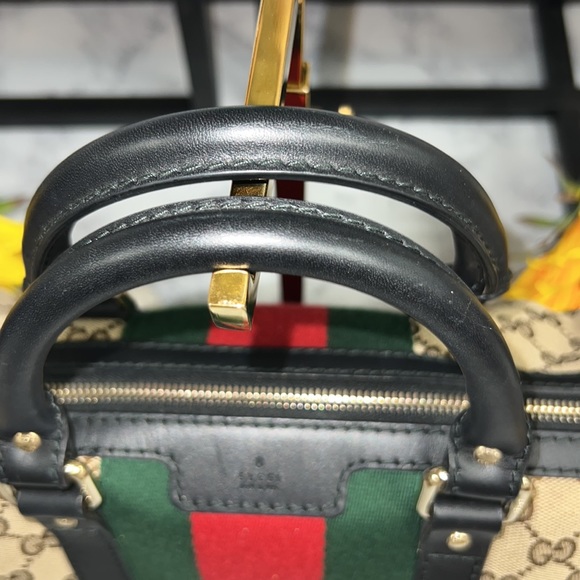 Pristine -VINTAGE GUCCI
WEB BOSTON HB - Picture 6 of 16
